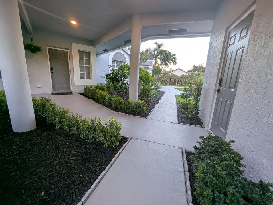 For Sale: $3,300,000 (6 beds, 4 baths, 4401 Square Feet)