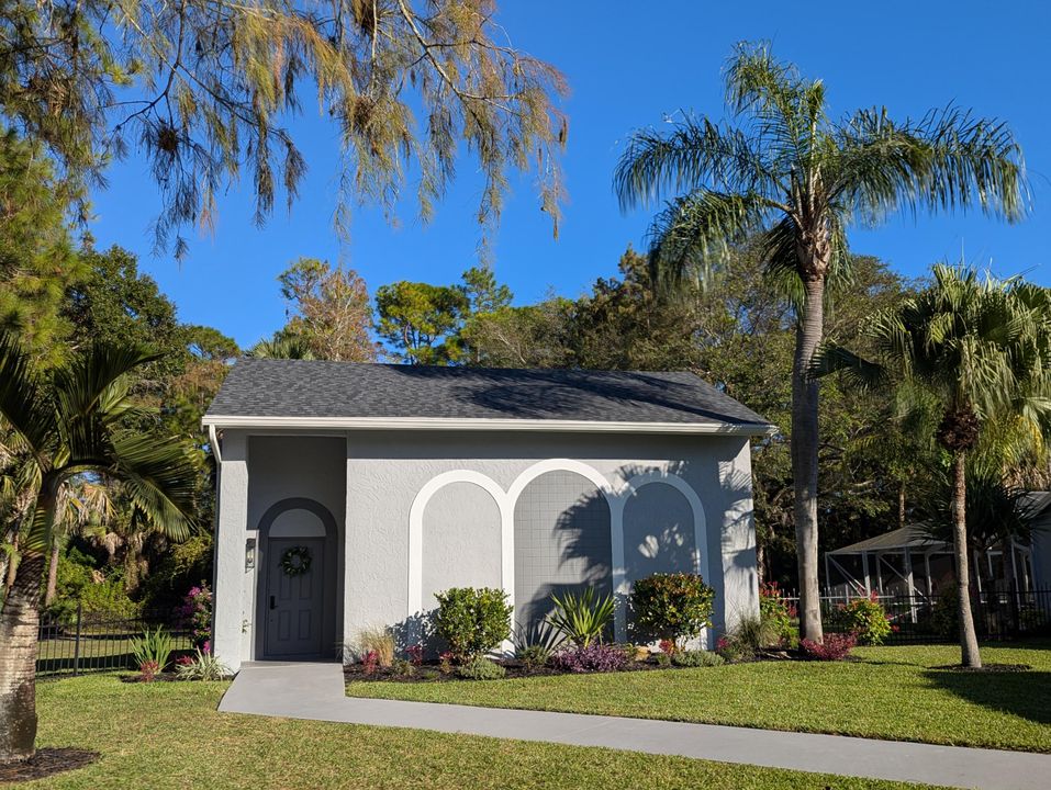 For Sale: $3,300,000 (6 beds, 4 baths, 4401 Square Feet)