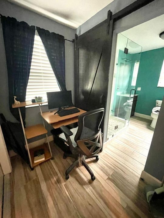 For Sale: $3,300,000 (6 beds, 4 baths, 4401 Square Feet)