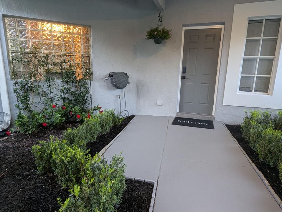 For Sale: $3,300,000 (6 beds, 4 baths, 4401 Square Feet)