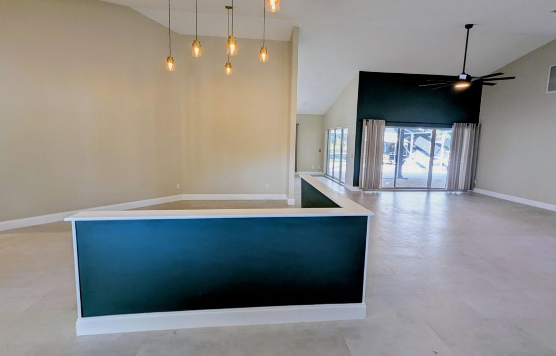 For Sale: $3,300,000 (6 beds, 4 baths, 4401 Square Feet)