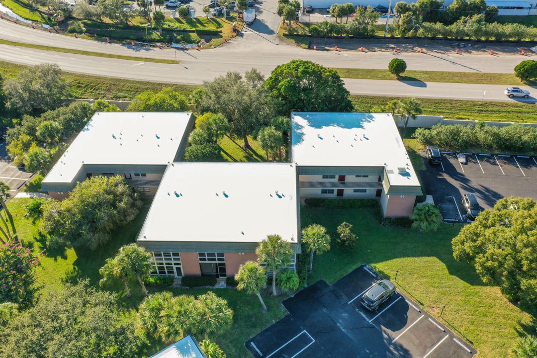 For Sale: $155,000 (2 beds, 2 baths, 1000 Square Feet)