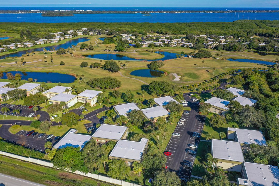 For Sale: $155,000 (2 beds, 2 baths, 1000 Square Feet)