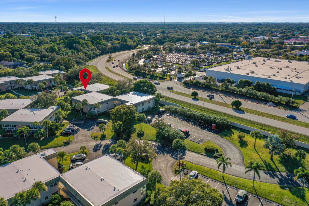 For Sale: $155,000 (2 beds, 2 baths, 1000 Square Feet)