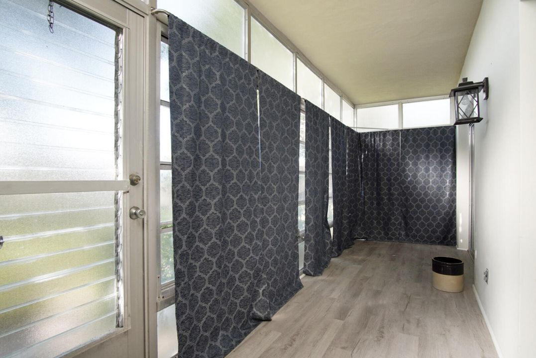 For Sale: $155,000 (2 beds, 2 baths, 1000 Square Feet)