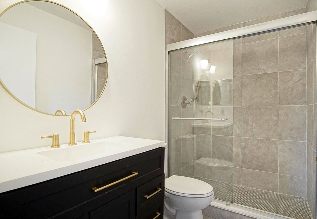 For Sale: $155,000 (2 beds, 2 baths, 1000 Square Feet)