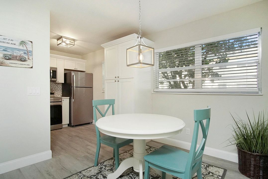 For Sale: $155,000 (2 beds, 2 baths, 1000 Square Feet)