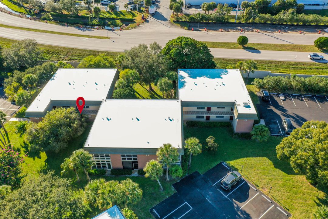 For Sale: $155,000 (2 beds, 2 baths, 1000 Square Feet)