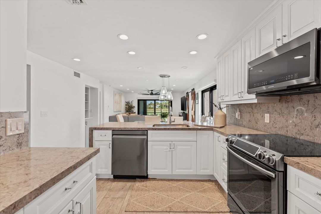 На продажу: $385,000 (3 спален, 2 ванн, 1411 Квадратных фут)