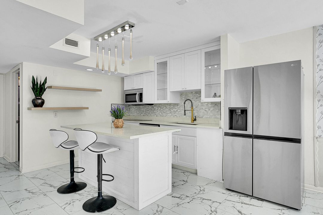 For Sale: $389,500 (3 beds, 2 baths, 1279 Square Feet)