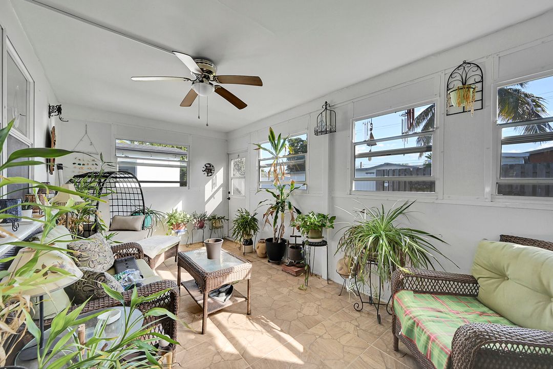 En Venta: $347,500 (2 camas, 1 baños, 861 Pies cuadrados)