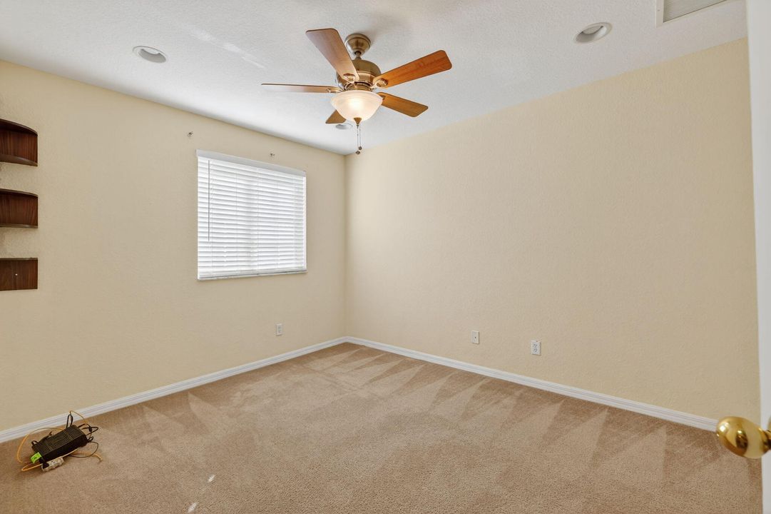 На продажу: $295,500 (3 спален, 2 ванн, 1490 Квадратных фут)