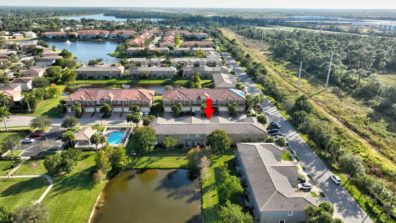 На продажу: $295,500 (3 спален, 2 ванн, 1490 Квадратных фут)