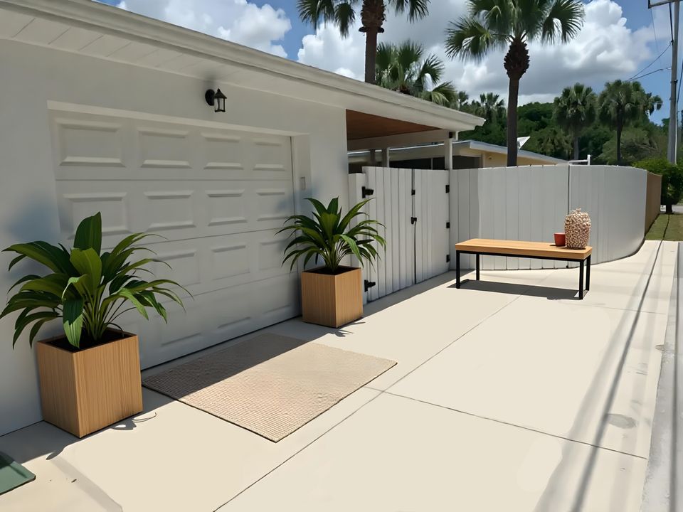 For Sale: $1,400,000 (5 beds, 4 baths, 2200 Square Feet)