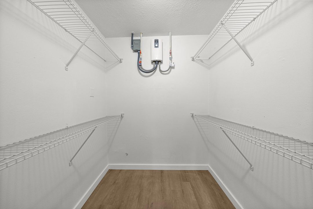 For Rent: $1,150 (1 beds, 1 baths, 660 Square Feet)