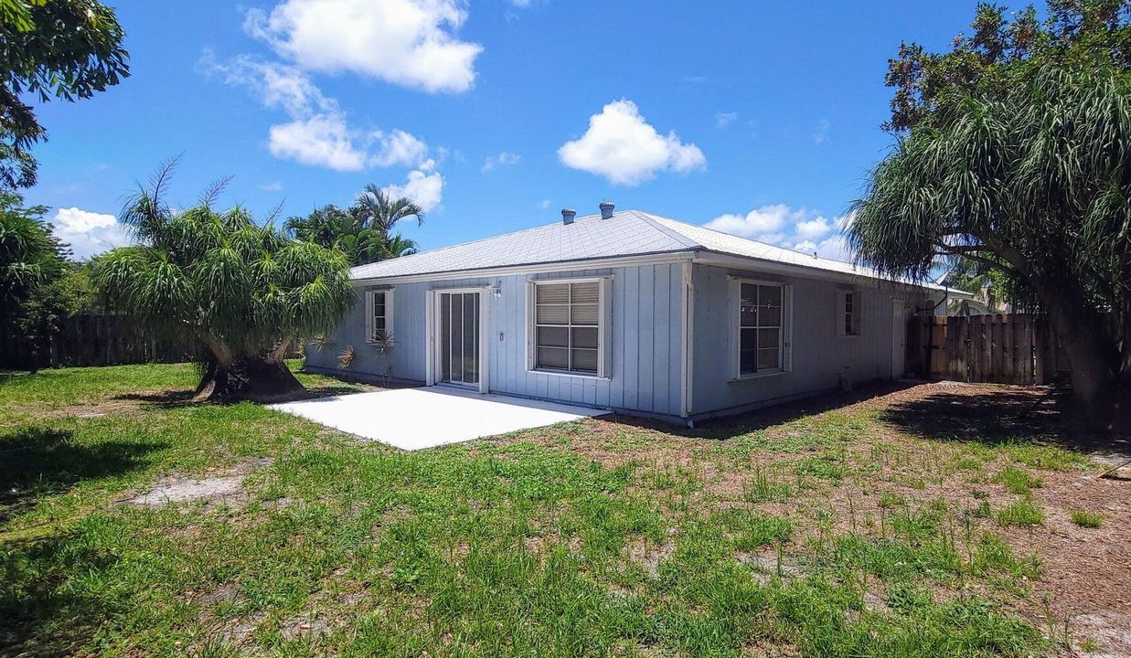 For Rent: $2,875 (3 beds, 2 baths, 1680 Square Feet)