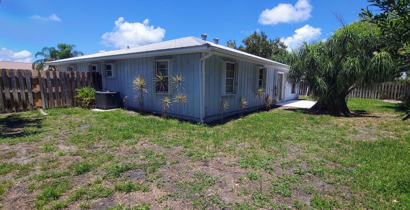 For Rent: $2,875 (3 beds, 2 baths, 1680 Square Feet)