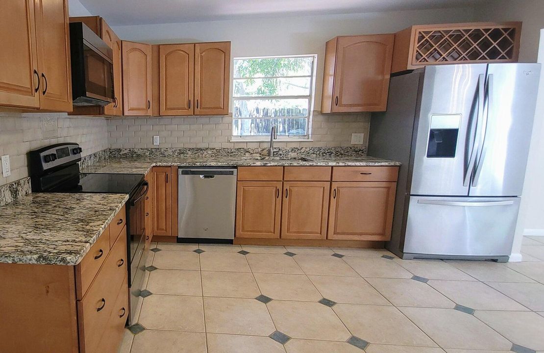 For Rent: $2,875 (3 beds, 2 baths, 1680 Square Feet)