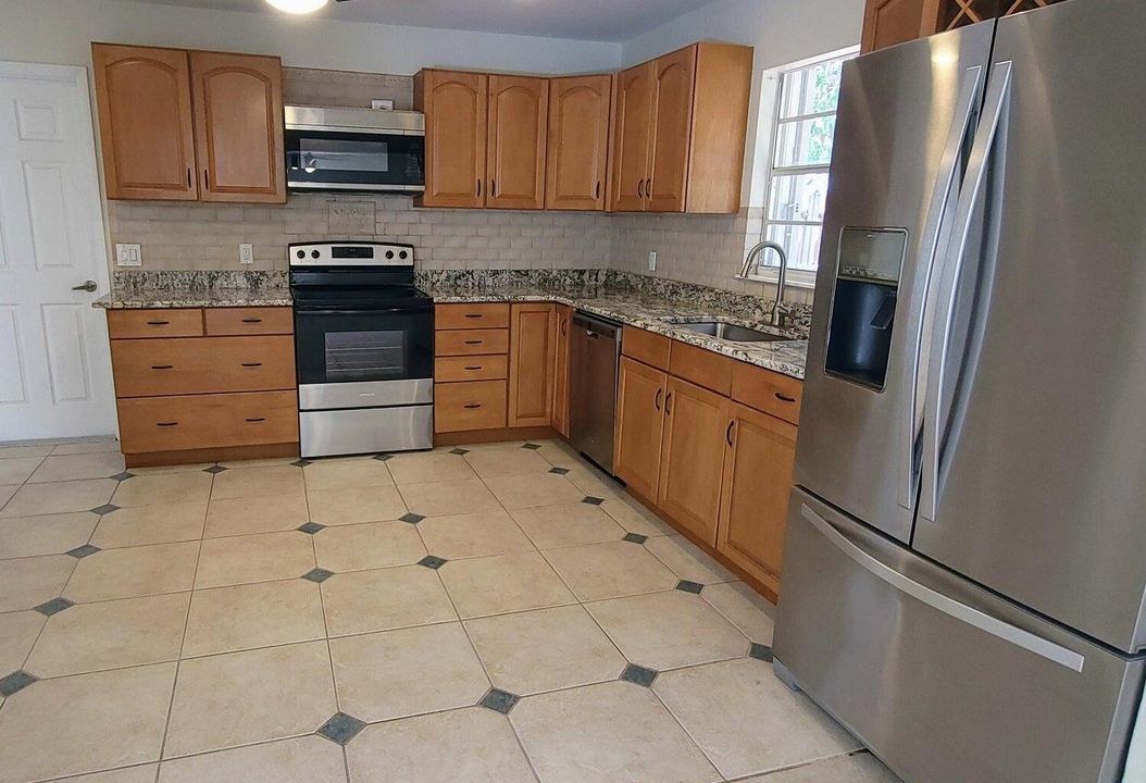 For Rent: $2,875 (3 beds, 2 baths, 1680 Square Feet)