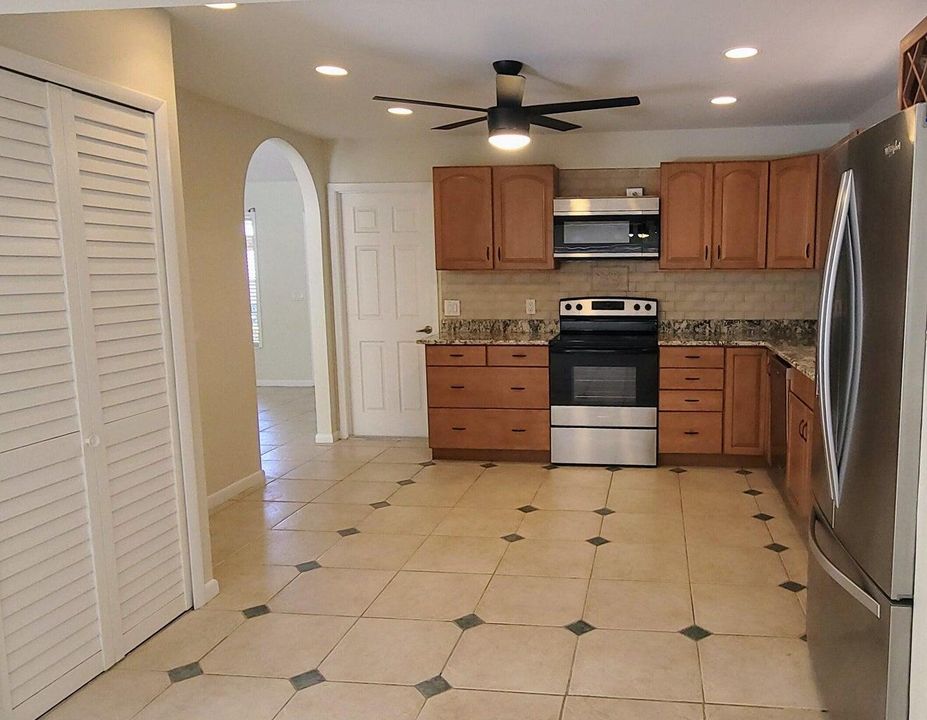For Rent: $2,875 (3 beds, 2 baths, 1680 Square Feet)