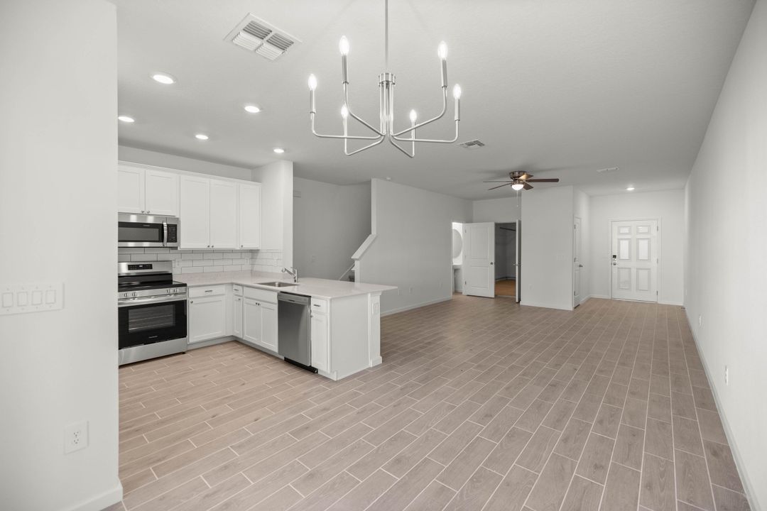 For Rent: $1,695 (3 beds, 2 baths, 1707 Square Feet)