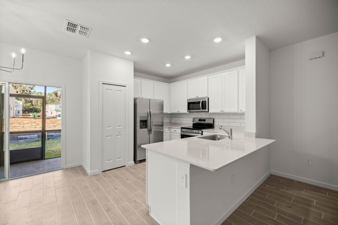 For Rent: $1,695 (3 beds, 2 baths, 1707 Square Feet)