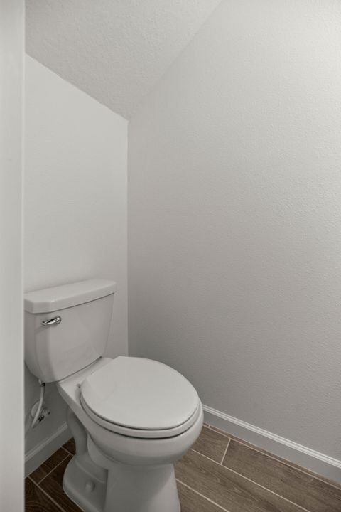 For Rent: $1,695 (3 beds, 2 baths, 1707 Square Feet)