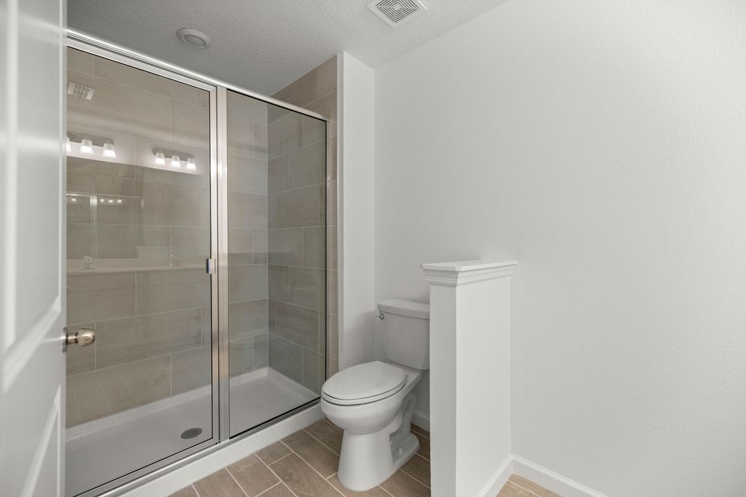 For Rent: $1,695 (3 beds, 2 baths, 1707 Square Feet)