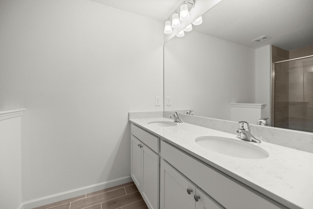 For Rent: $1,695 (3 beds, 2 baths, 1707 Square Feet)