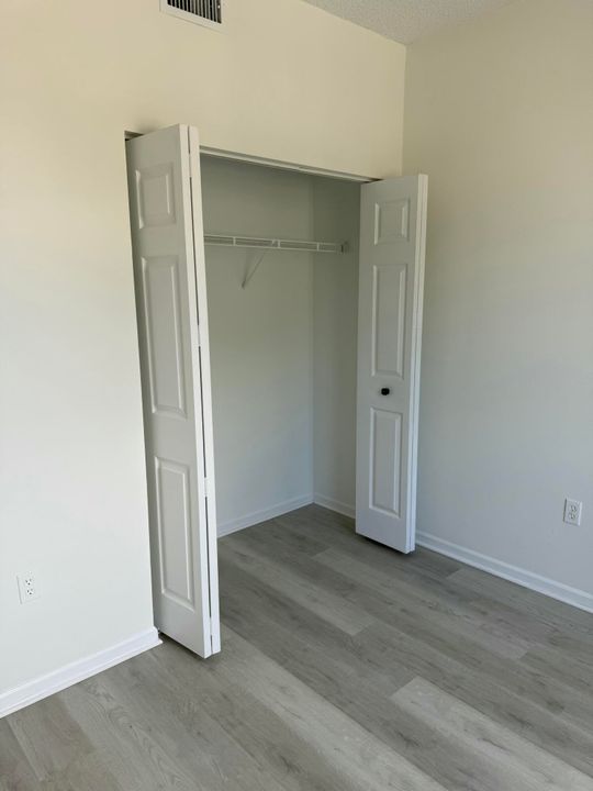 For Rent: $2,200 (3 beds, 2 baths, 1113 Square Feet)