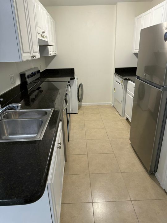 For Rent: $2,200 (3 beds, 2 baths, 1113 Square Feet)