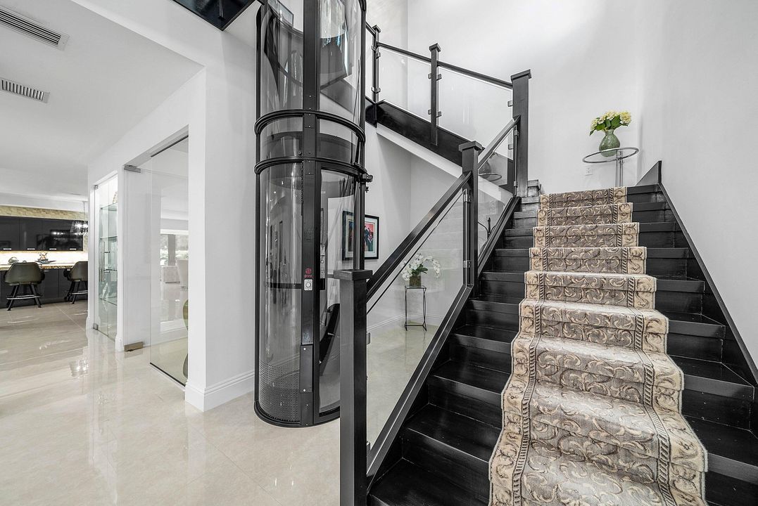 На продажу: $3,499,000 (3 спален, 3 ванн, 4737 Квадратных фут)