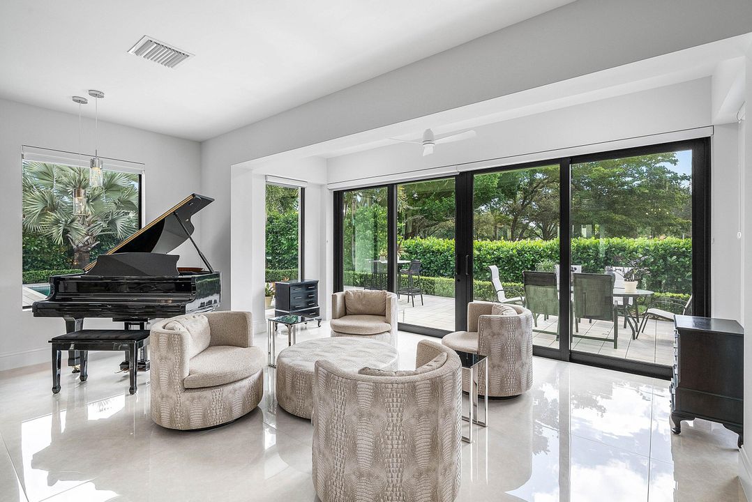 На продажу: $3,499,000 (3 спален, 3 ванн, 4737 Квадратных фут)