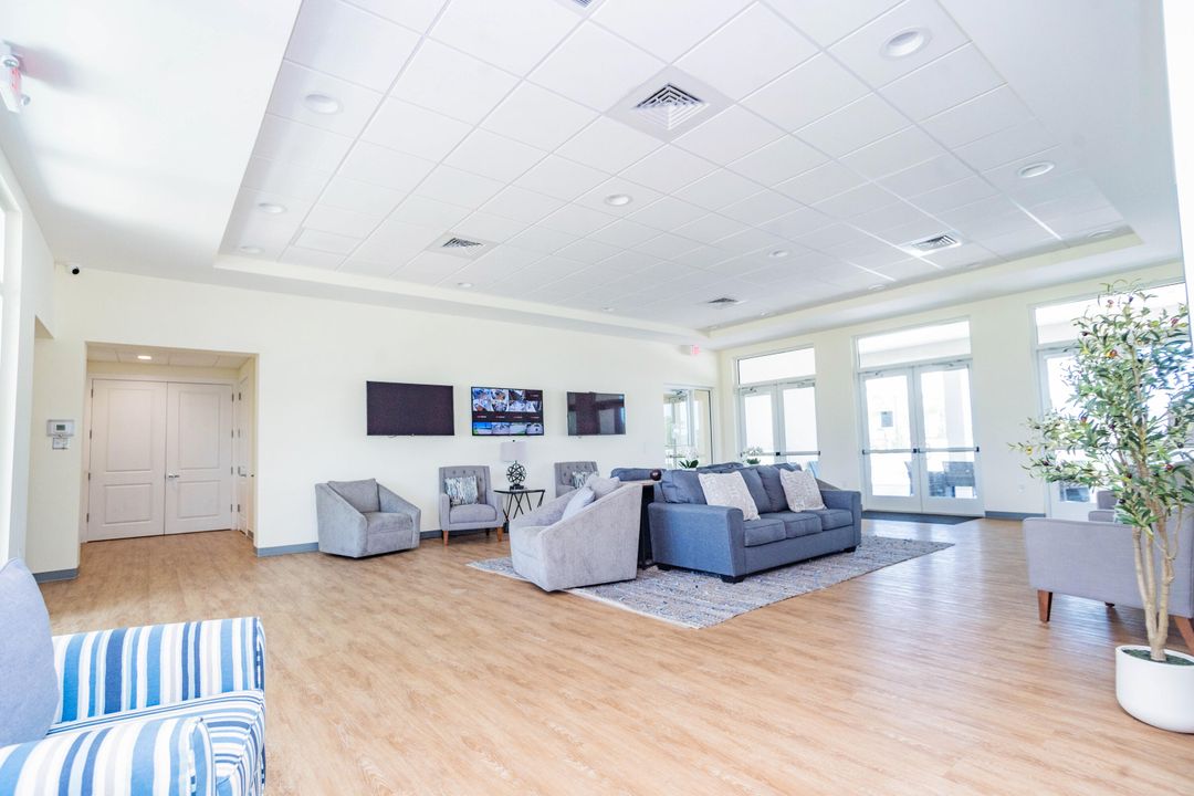 For Sale: $523,000 (4 beds, 2 baths, 1823 Square Feet)