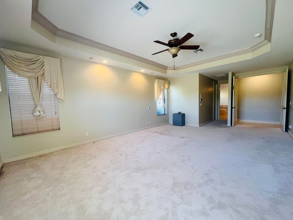 For Sale: $1,350,000 (5 beds, 5 baths, 4616 Square Feet)