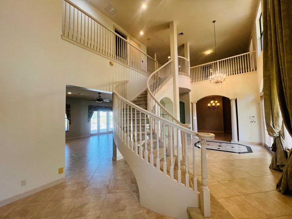 For Sale: $1,350,000 (5 beds, 5 baths, 4616 Square Feet)