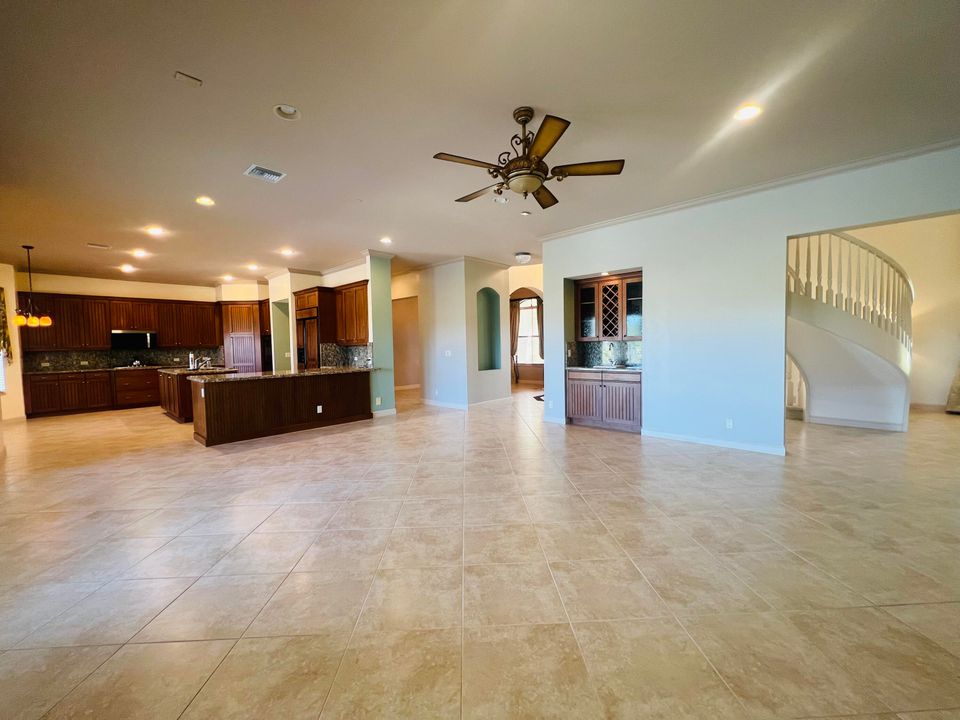 For Sale: $1,350,000 (5 beds, 5 baths, 4616 Square Feet)