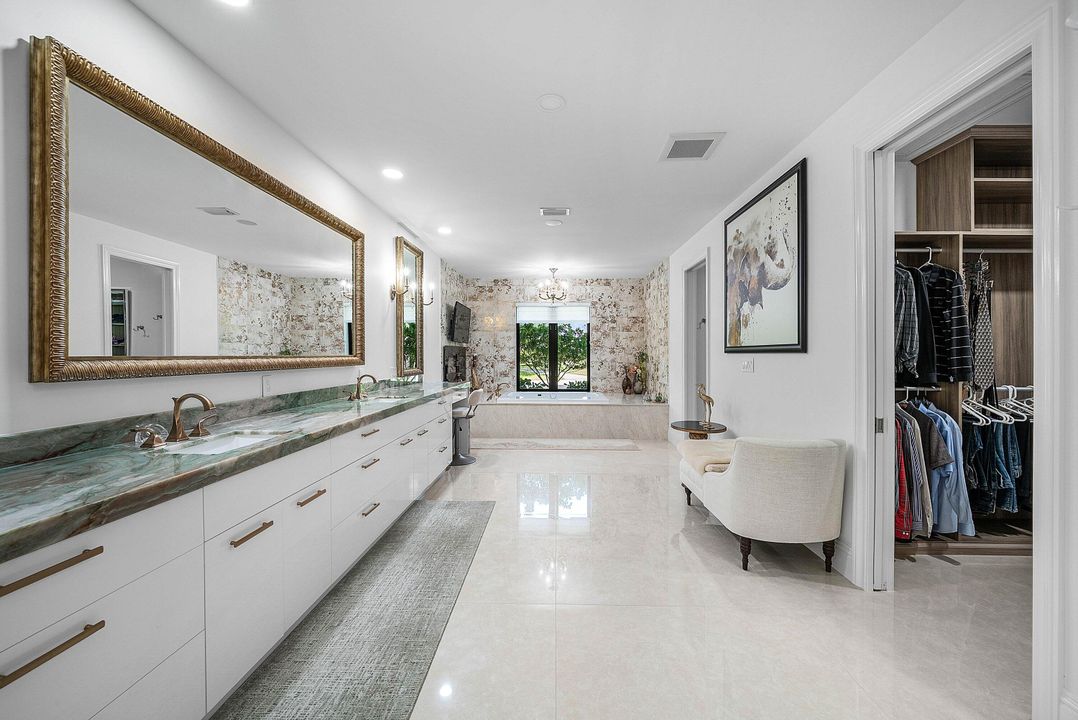 На продажу: $3,499,000 (3 спален, 3 ванн, 4737 Квадратных фут)