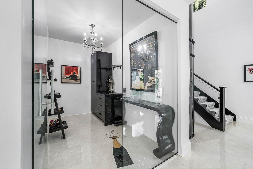 На продажу: $3,499,000 (3 спален, 3 ванн, 4737 Квадратных фут)