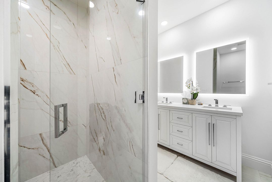 На продажу: $3,499,000 (3 спален, 3 ванн, 4737 Квадратных фут)