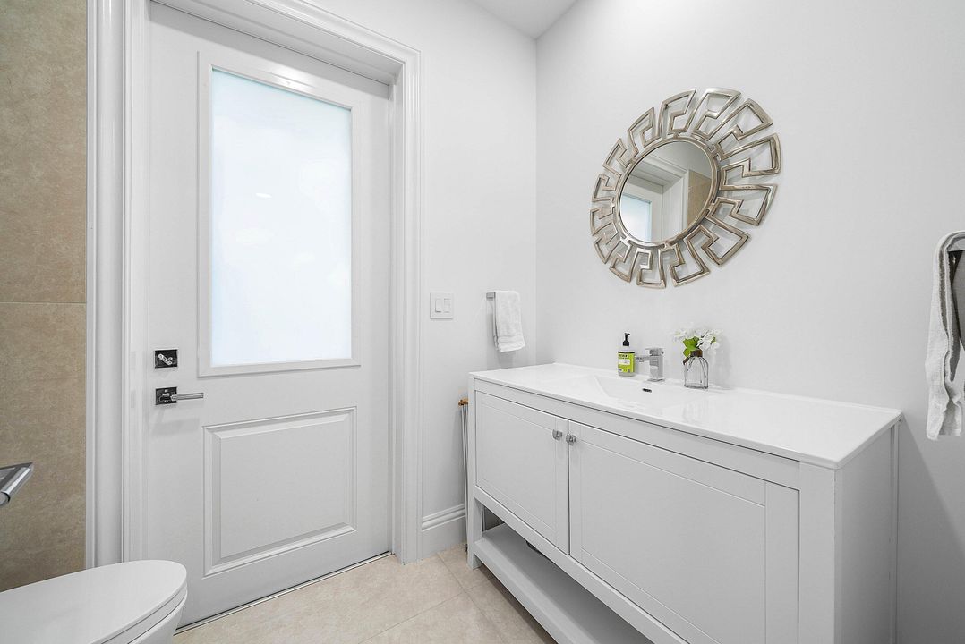 На продажу: $3,499,000 (3 спален, 3 ванн, 4737 Квадратных фут)