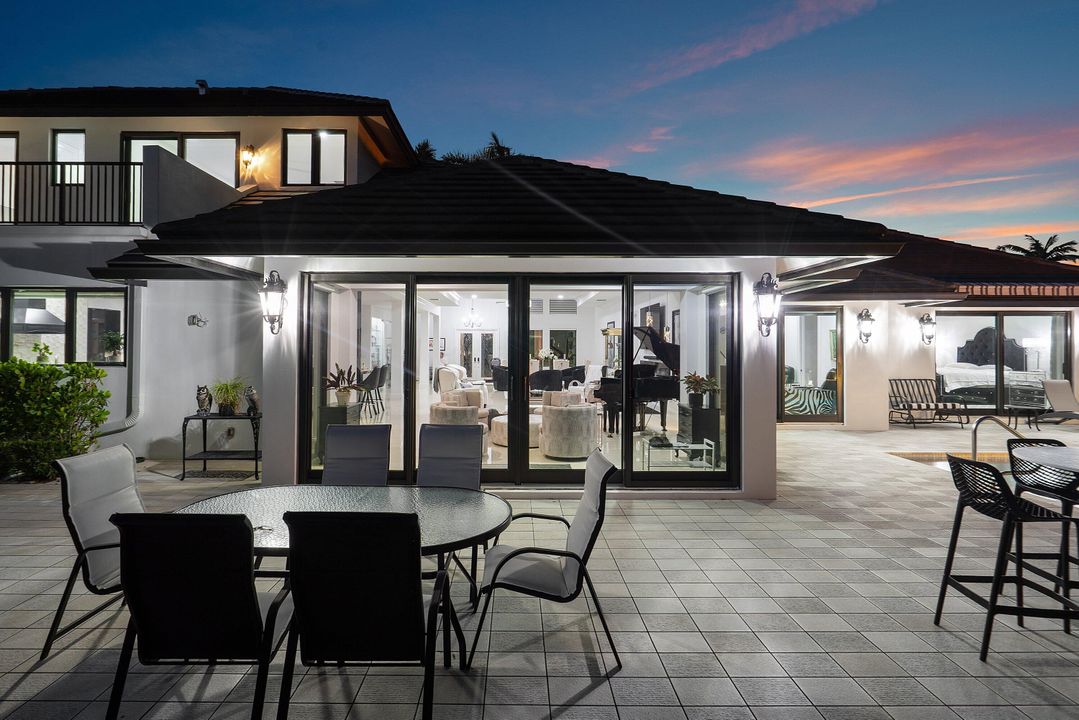 На продажу: $3,499,000 (3 спален, 3 ванн, 4737 Квадратных фут)