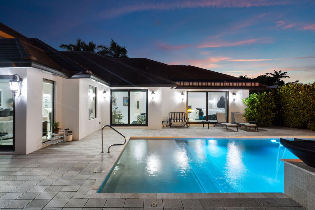 На продажу: $3,499,000 (3 спален, 3 ванн, 4737 Квадратных фут)