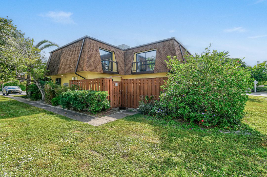 На продажу: $355,000 (2 спален, 2 ванн, 1320 Квадратных фут)