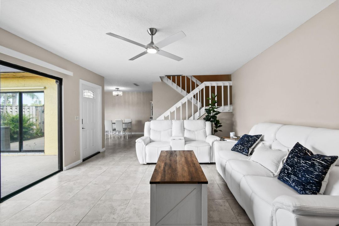 На продажу: $355,000 (2 спален, 2 ванн, 1320 Квадратных фут)