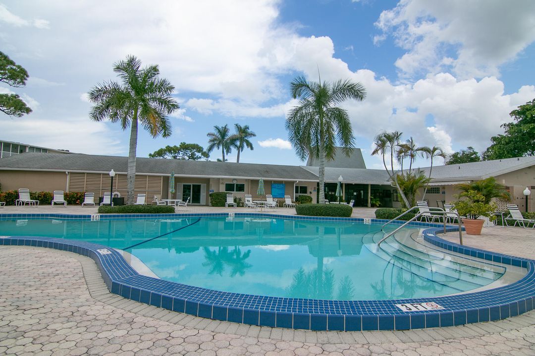 待售: $97,500 (1 贝兹, 1 浴室, 894 平方英尺)