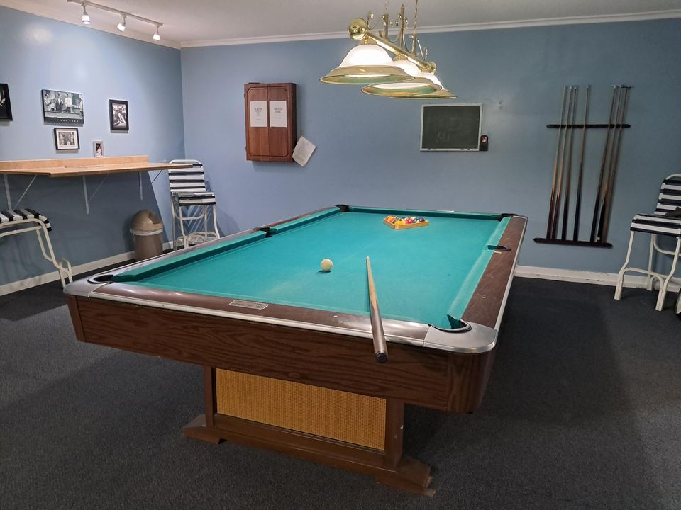 待售: $97,500 (1 贝兹, 1 浴室, 894 平方英尺)