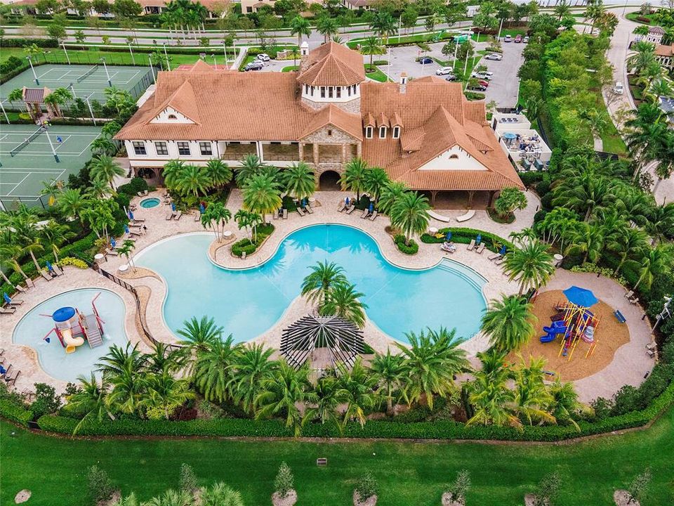 На продажу: $1,725,000 (5 спален, 5 ванн, 4032 Квадратных фут)