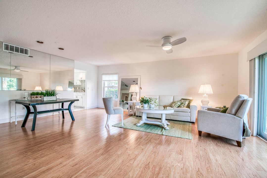 待售: $224,970 (2 贝兹, 2 浴室, 1251 平方英尺)