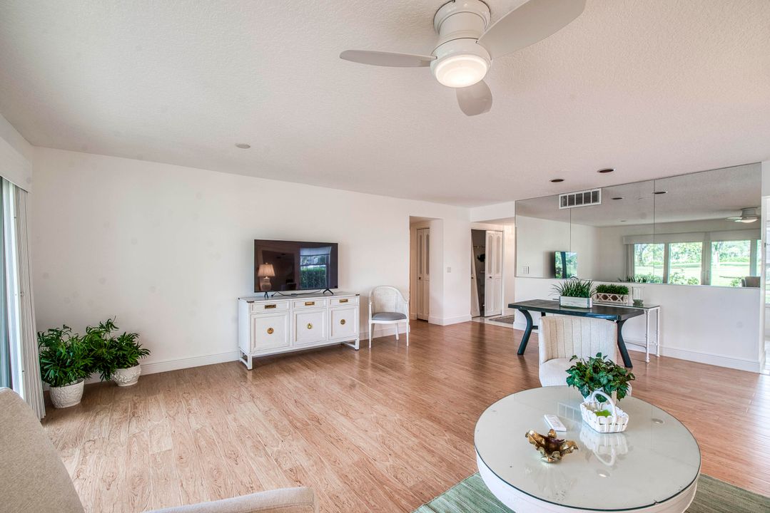 待售: $224,970 (2 贝兹, 2 浴室, 1251 平方英尺)